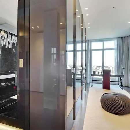 Unique Flat For 12 *